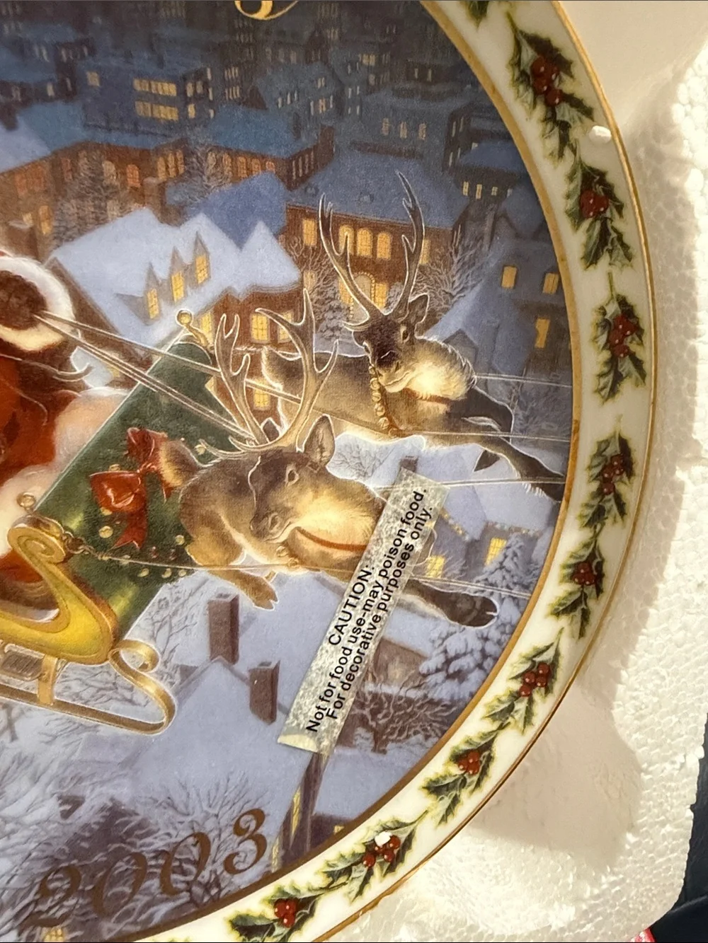 Avon 2003 Collector Plate - 22K gold rim